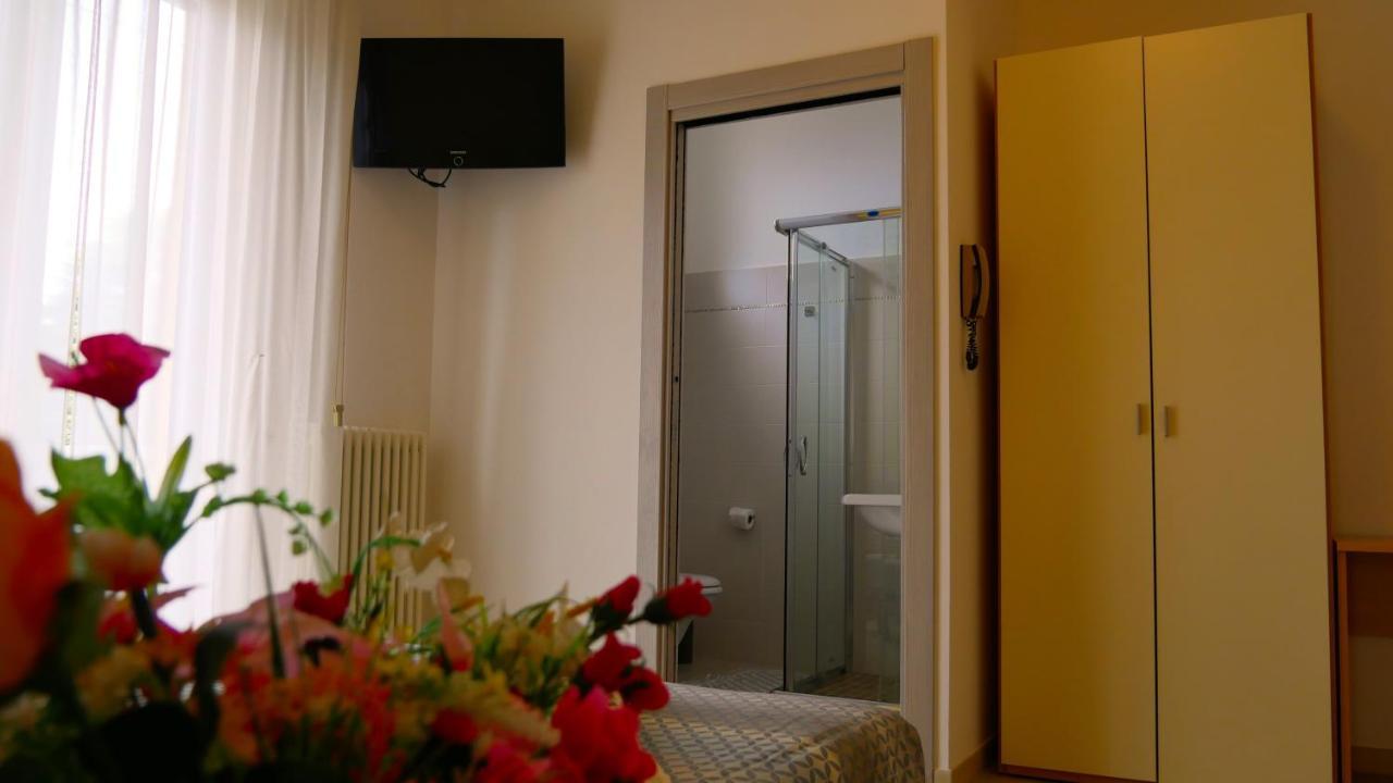 Hotel Frida Rimini Extérieur photo