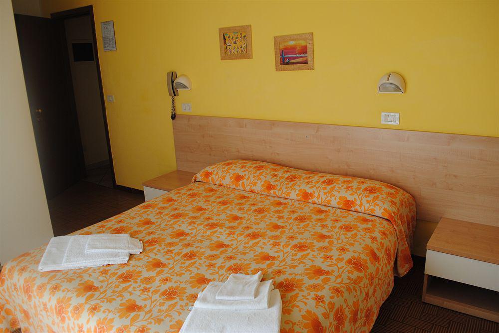 Hotel Frida Rimini Extérieur photo